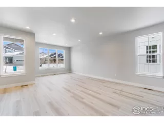 Photo #3: 998328 Listing