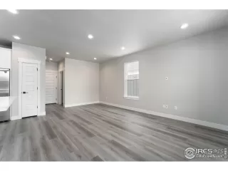 Photo #6: 998334 Listing 