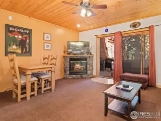 Photo #4: 998364 Listing