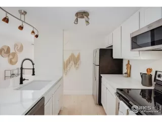 Photo #6: 998369 Listing 