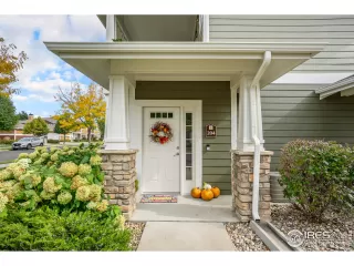 Photo #2: 998406 Listing