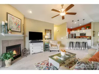 Photo #5: 998406 Listing