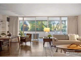 Photo #2: 998418 Listing