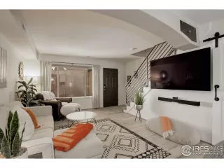 Photo #3: 998434 Listing