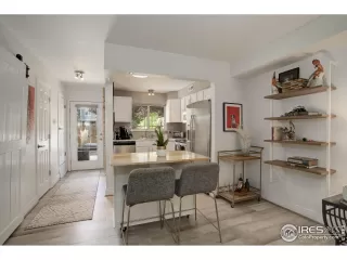 Photo #5: 998434 Listing