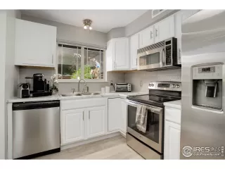 Photo #6: 998434 Listing