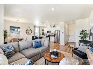 Photo #5: 998441 Listing