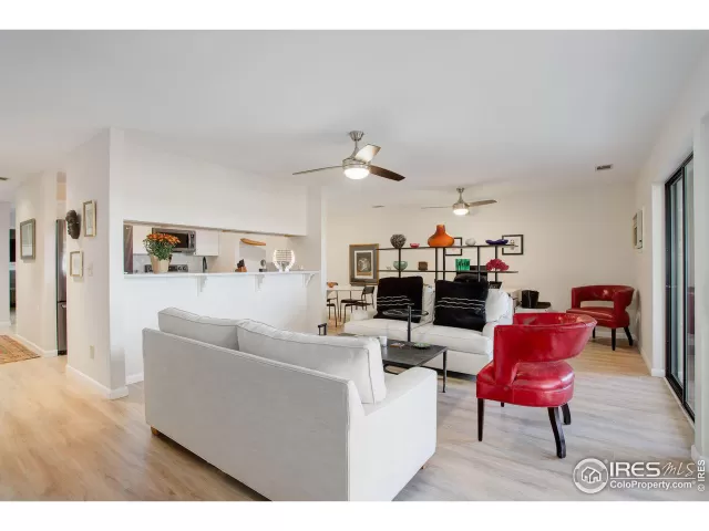 MLS: 998462 Condo For Sale