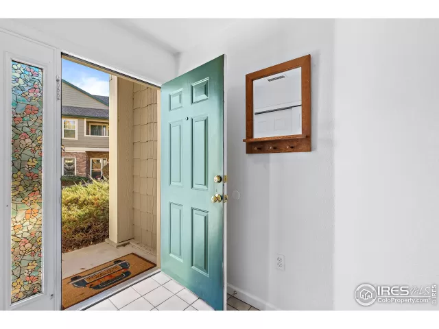 MLS: 998482 Condo For Sale