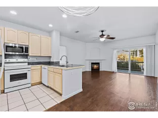 Photo #5: 998482 Listing