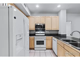 Photo #6: 998482 Listing