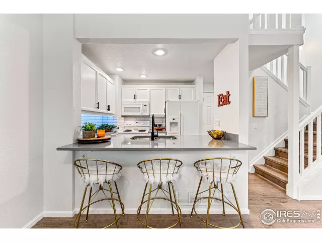 MLS: 998498 Condo For Sale