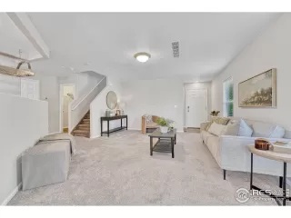 Photo #5: 998502 Listing