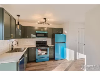 Photo #4: 998552 Listing