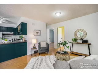 Photo #4: 998624 Listing