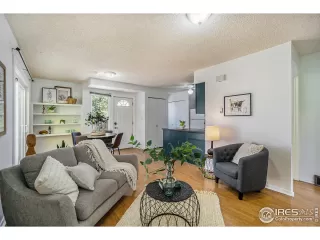 Photo #6: 998624 Listing