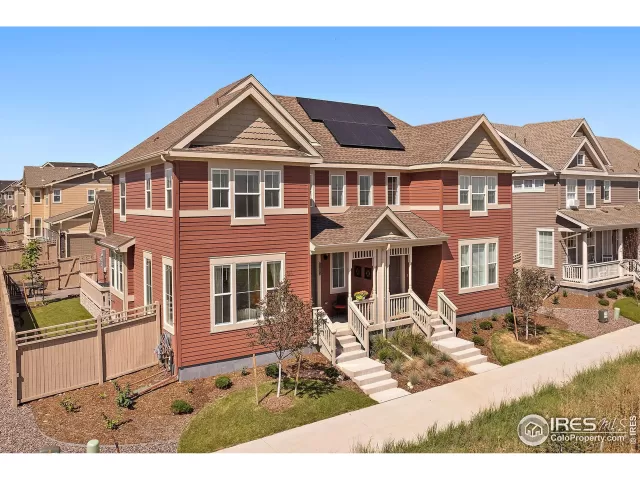 MLS: 998652 Condo For Sale