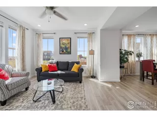 Photo #4: 998652 Listing