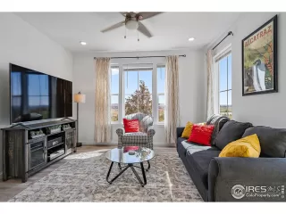 Photo #6: 998652 Listing