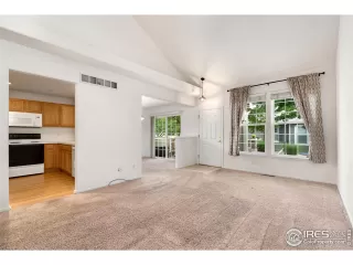 Photo #4: 998690 Listing