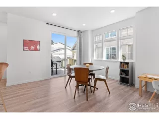 Photo #6: 998696 Listing