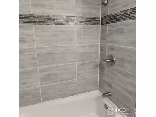 Photo #6: 998724 Listing