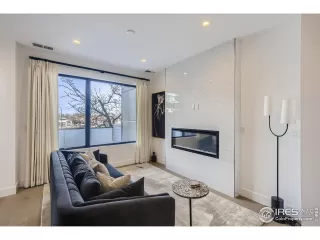 Photo #2: 998748 Listing