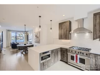 Photo #5: 998748 Listing