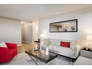 Photo #4: 9987600 Listing 