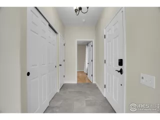 Photo #4: 998796 Listing