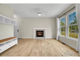 Photo #6: 998796 Listing