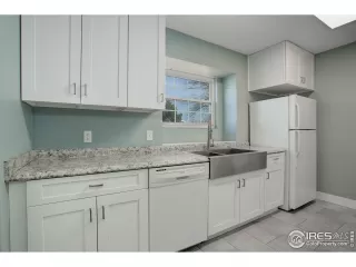 Photo #6: 998809 Listing