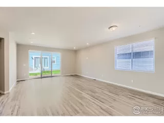 Photo #4: 998909 Listing