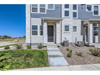 Photo #3: 998925 Listing