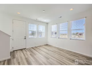 Photo #6: 998925 Listing