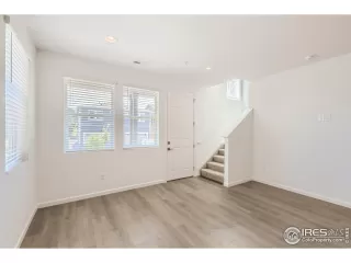 Photo #5: 998927 Listing 