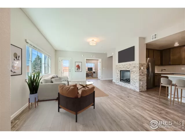 MLS: 998938 Condo For Sale