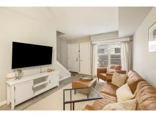 Photo #1: 9989398 Listing