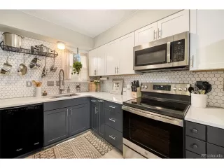 Photo #5: 9989398 Listing