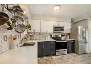 Photo #6: 9989398 Listing