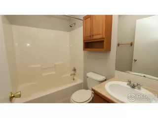 Photo #5: 998968 Listing