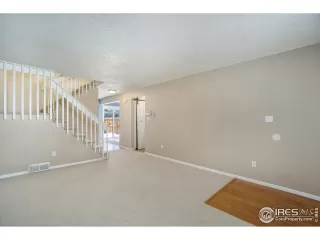 Photo #5: 998978 Listing