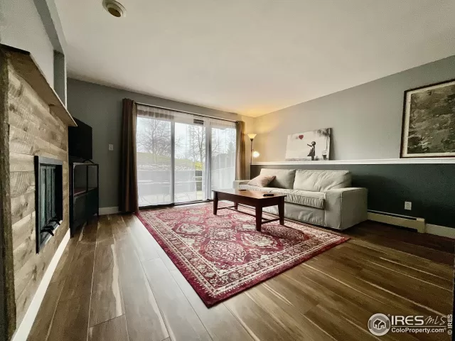 MLS: 998979 Condo For Sale