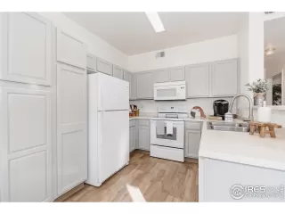 Photo #5: 999042 Listing