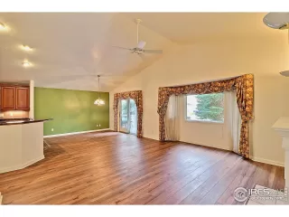 Photo #6: 999075 Listing