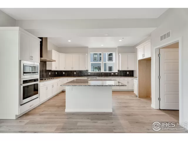 MLS: 999132 Condo For Sale