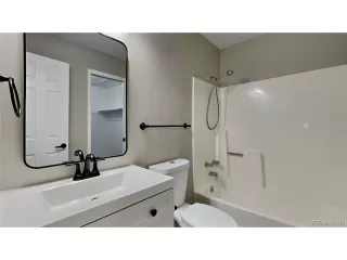 Photo #6: 9991597 Listing