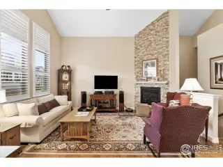Photo #5: 999182 Listing