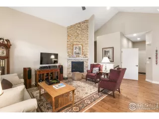 Photo #6: 999182 Listing