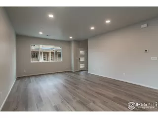 Photo #1: 999200 Listing